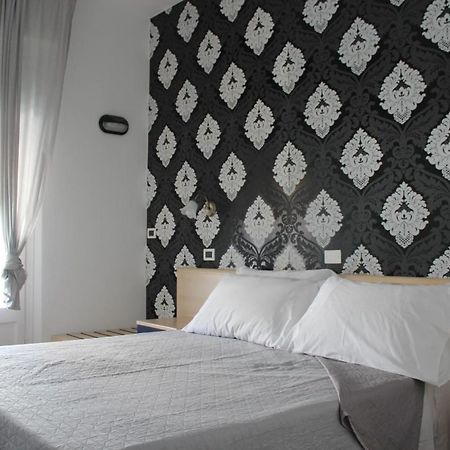 Hotel Mora Rimini Exterior photo