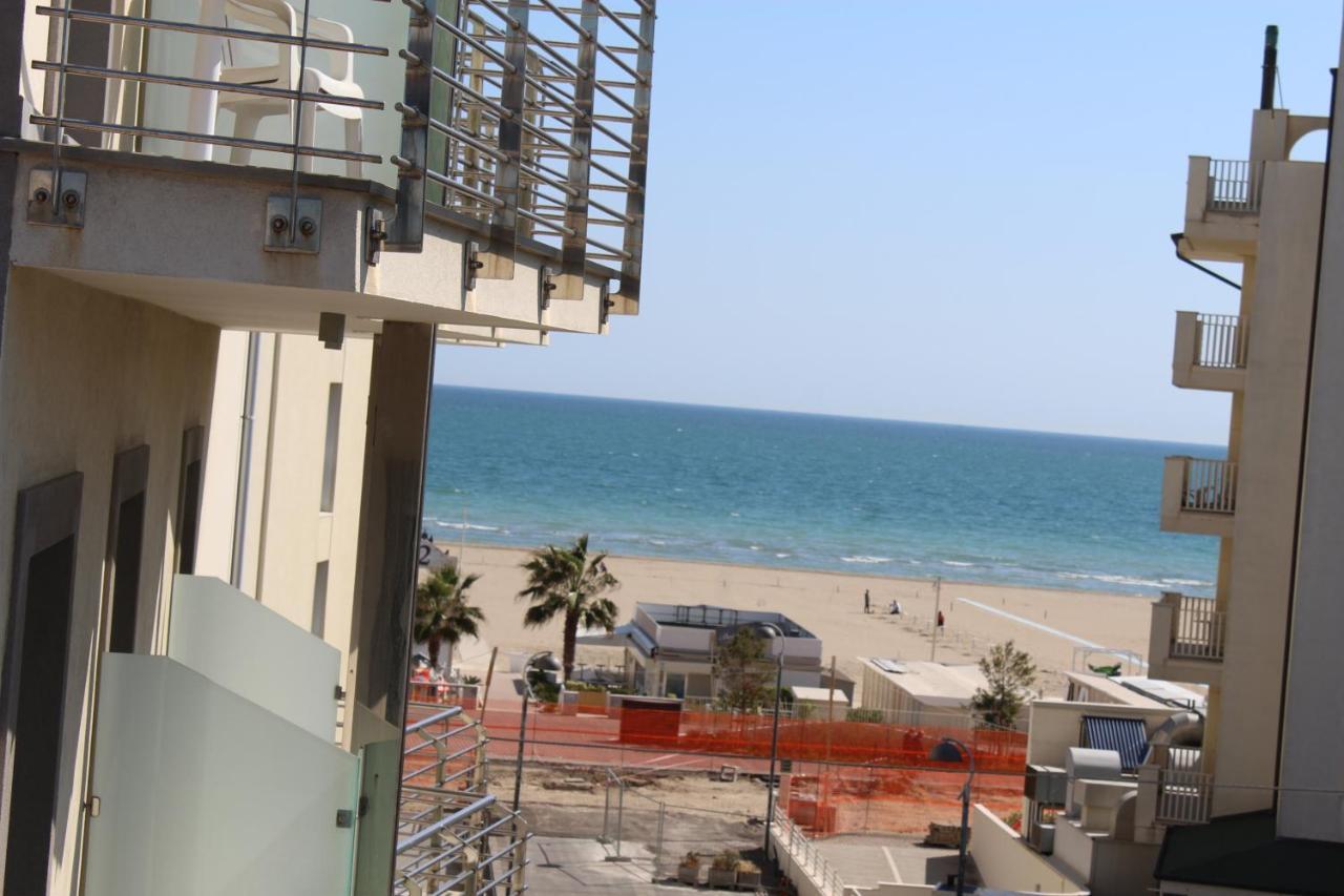 Hotel Mora Rimini Exterior photo